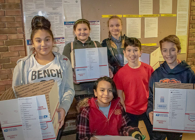 Robert Frost Elementary School CCSD59 Students, Staff Relish in Giving Back During the Holidays